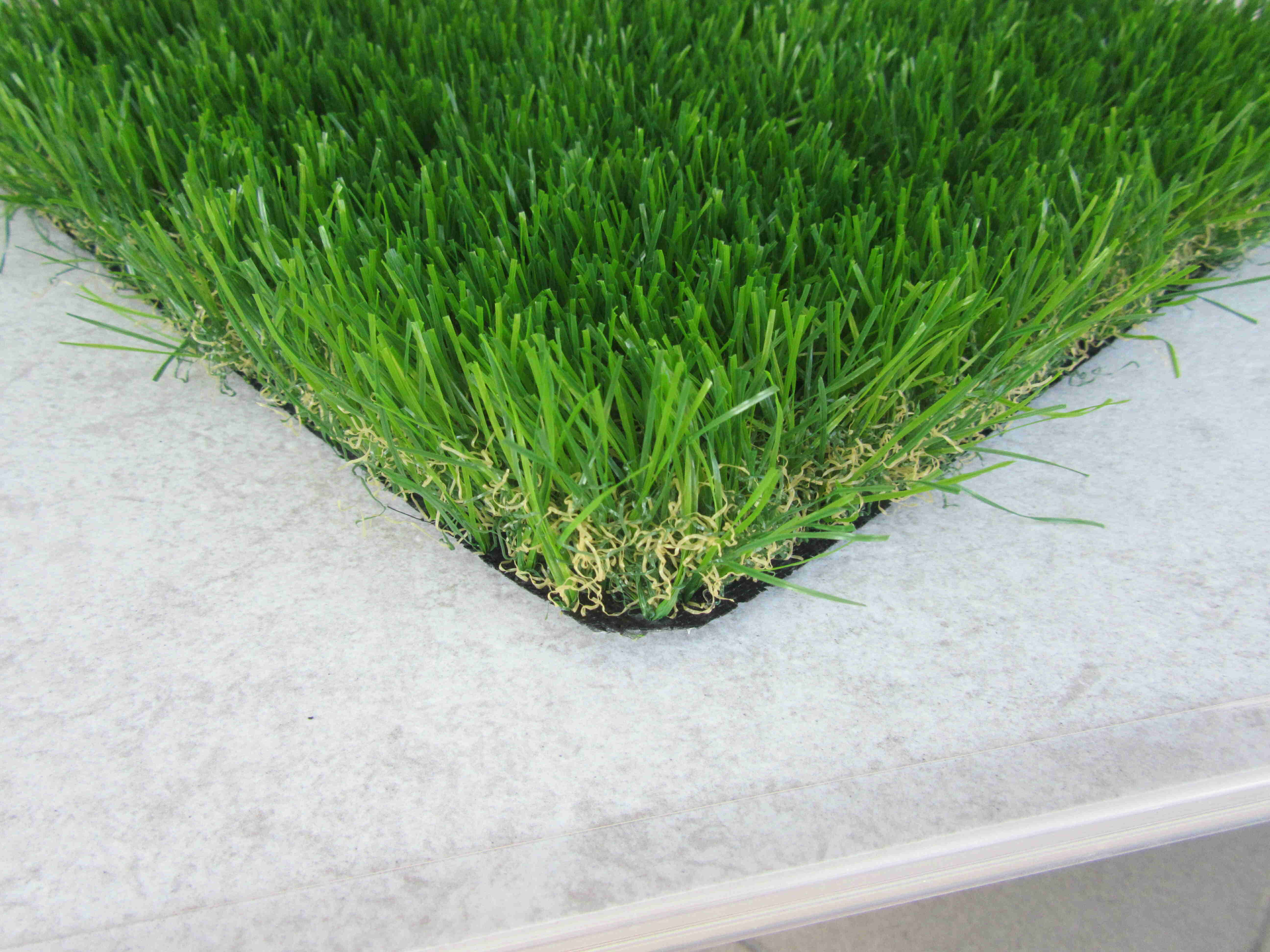 Prato Sintetico Manto Erboso Rotolo Erba Artificiale 7 Mm Realistica Giardino Tappeto Erboso Sintetico Anti UV Atossico Drenante Ideale Per Viali Piscina Terrazzo Aree Giochi (2 X 5 Mt (10 Mq